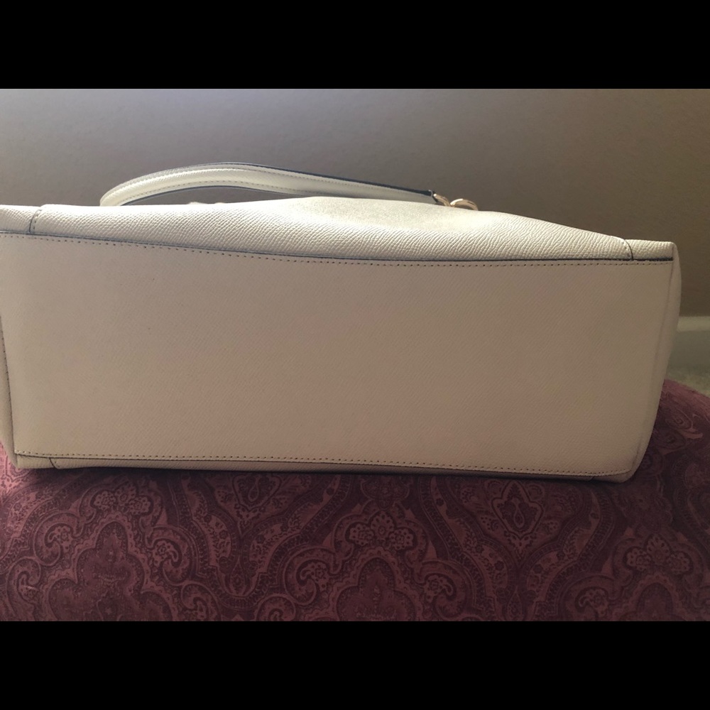 Handbag - Picture 3 of 5